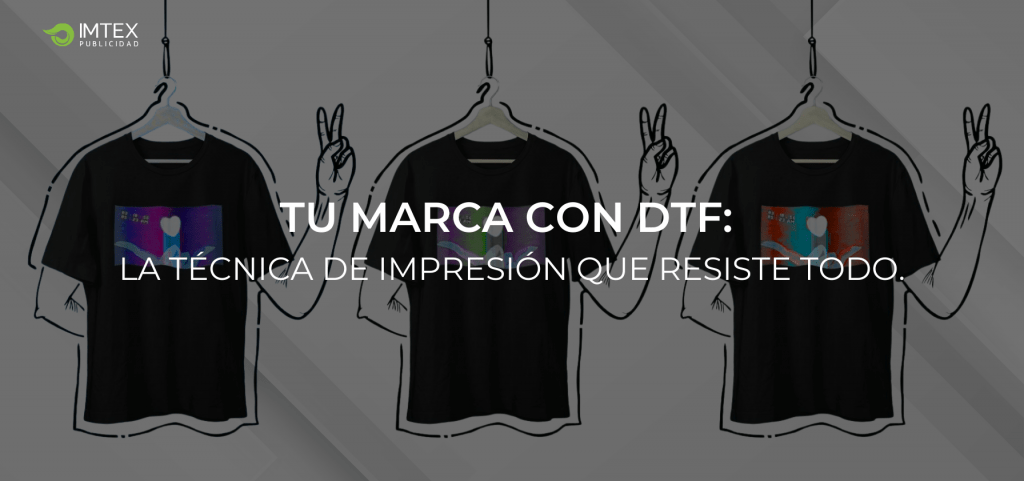 Camisetas con impresión DTF negras en distintas tonalidades.
